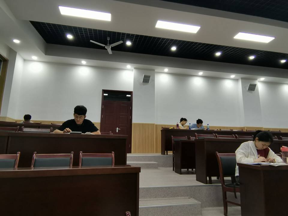 71aaf4ab1bc4491fa5ab4ed85f6f046a.jpeg