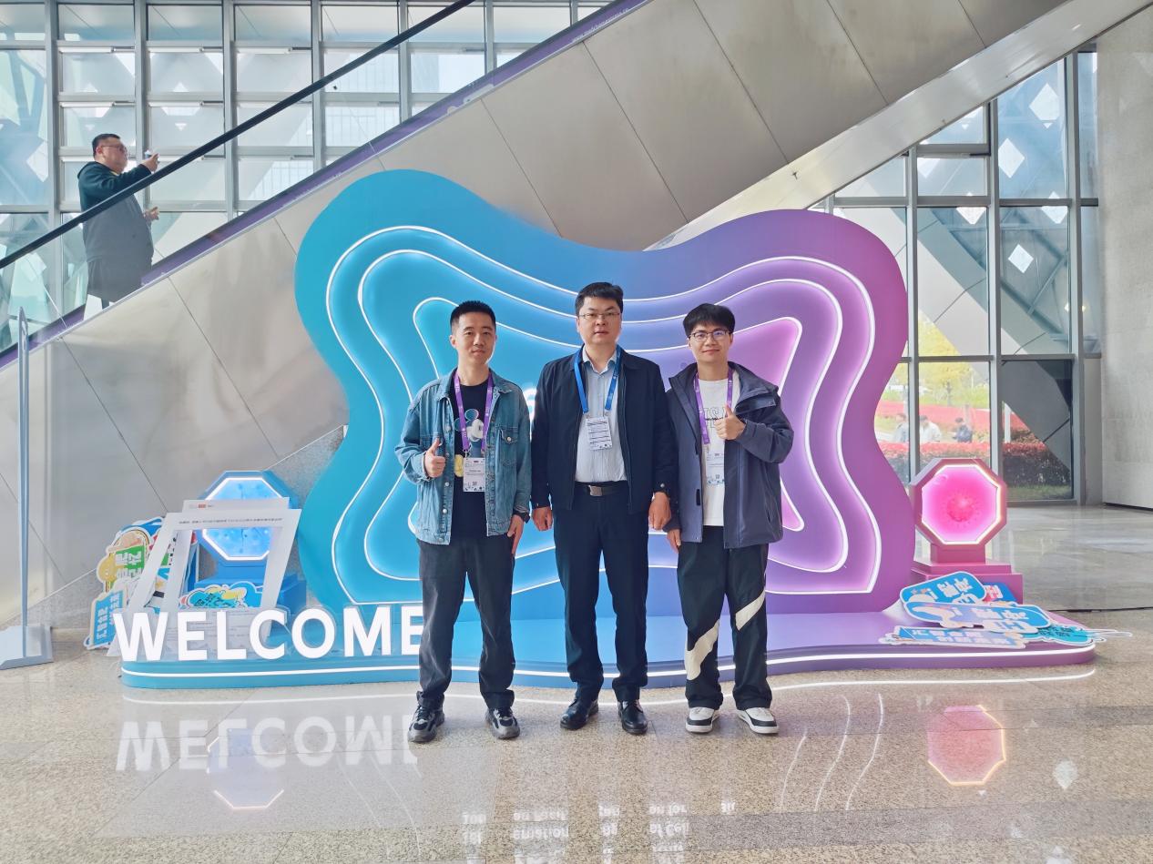 99e09591e48622a9e8691e51ff230784